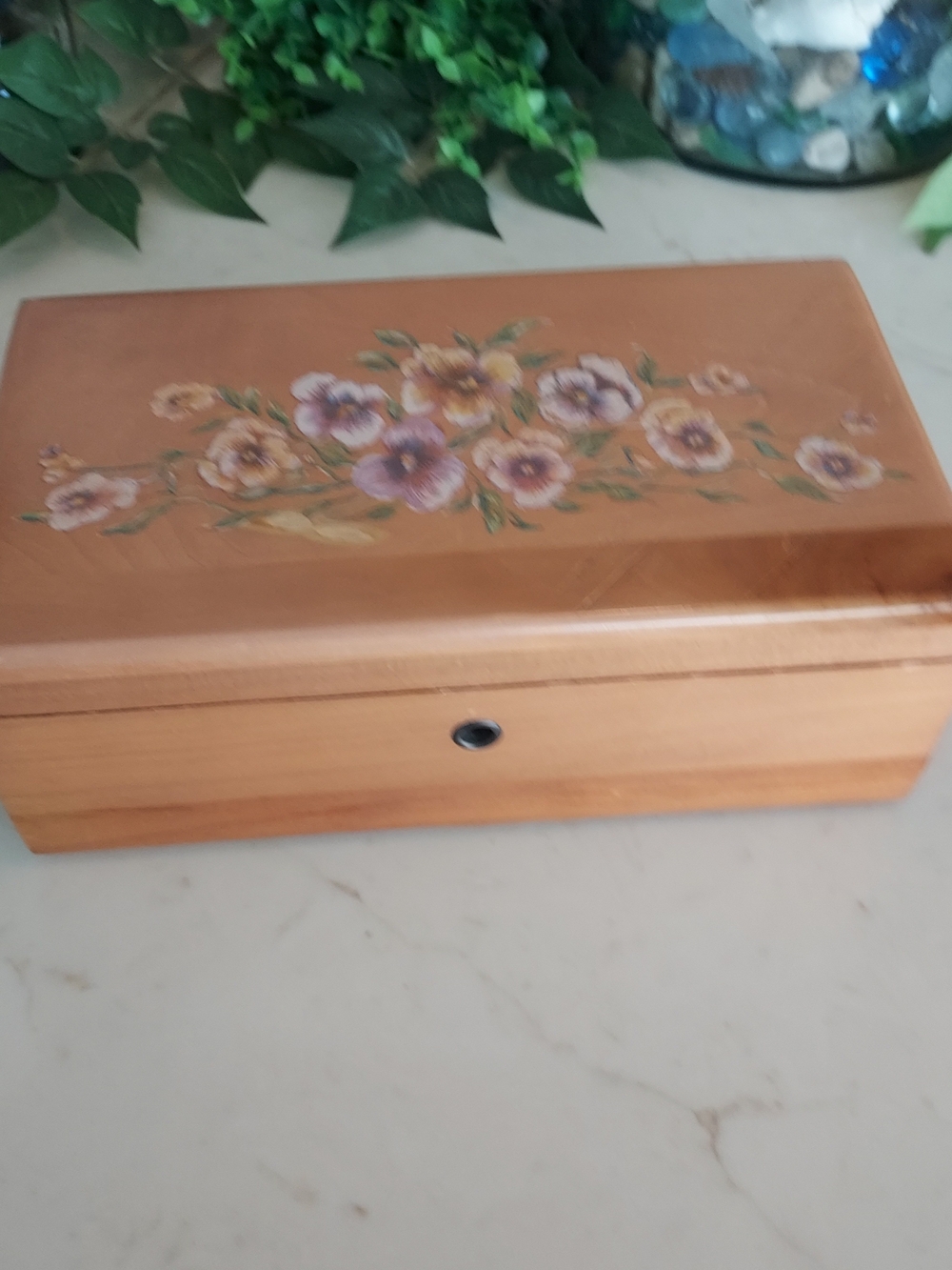 Lane Cedar Sample Box 9" X 5" X 3.5". No Key